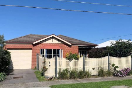 16a Birdwood Street, - Photo 2