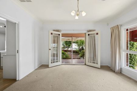 Lovingly Maintained Federation Style Home - Photo 2