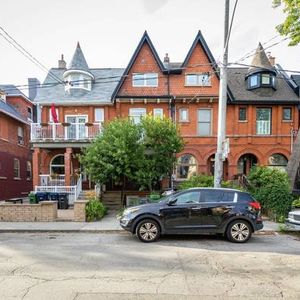 $1825 – 1 bedroom basement in Kensington Market - Photo 2