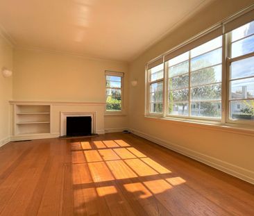 WHEN SIZE MATTERS! - Photo 1