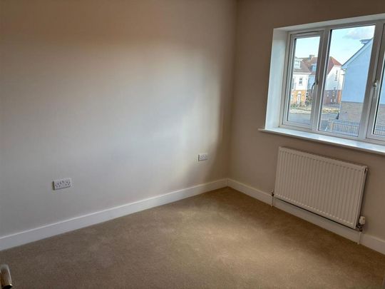 4 bedroom detached house to rent - Photo 1