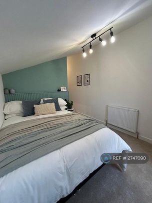 1 bedroom in a house share to rent - Photo 1
