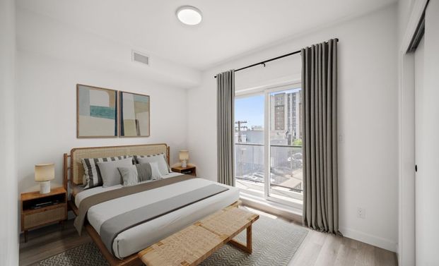 Manchester: Black Accents – Penthouse Suite – 710 Westminster, Winnipeg, MB - Photo 1