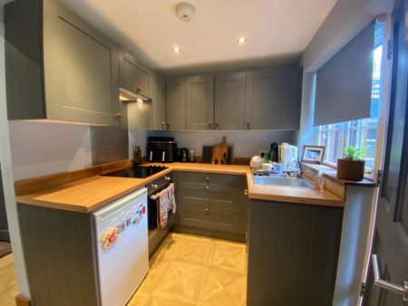 2 bedroom semi-detached house to rent - Photo 3