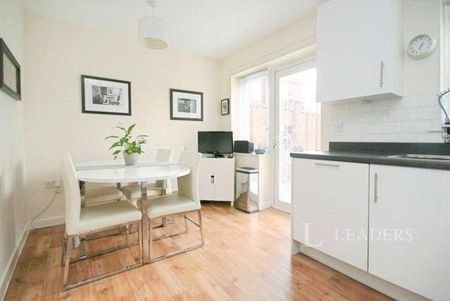 2 bedroom semi-detached house to rent - Photo 4