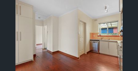 Updated Homette in fabulous location! - Photo 2