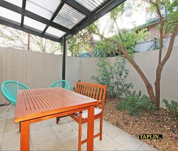 2/210 Gover Street, North Adelaide - Photo 1