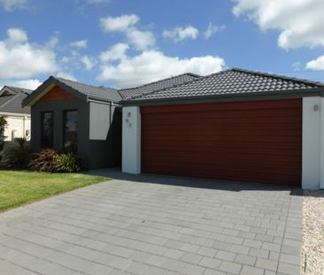 Modern Comfort Meets Convenience – Your Perfect Family Home Awaits!... - Photo 6