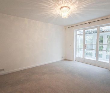 3 bedroom detached house to rent - Photo 2