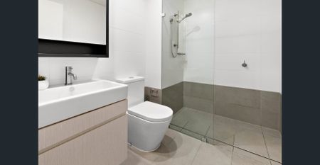 Modern Two-bedroom Apartment in Prime Location! - Photo 5