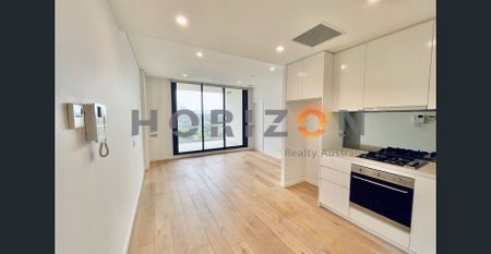 North-facing one plus study for lease - Photo 5