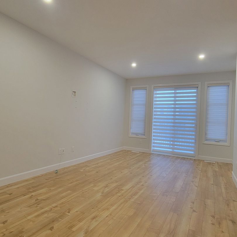 119 Superior Dr, Amherstview, ON K7N 0E5 - Photo 1