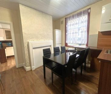 4 bedroom terraced house to rent - Photo 1