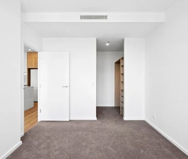 Modern and spacious one bedroom unit in Prime location - Photo 3