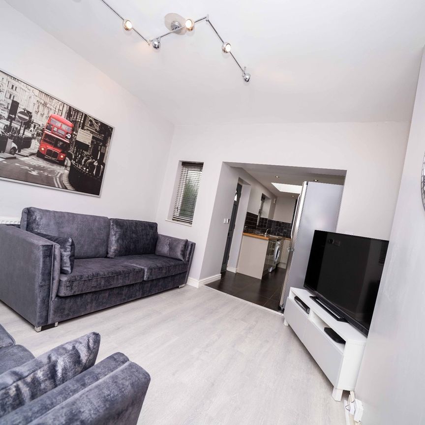 4 Bed Terraced House, Woodhead Road, S2 - Photo 1