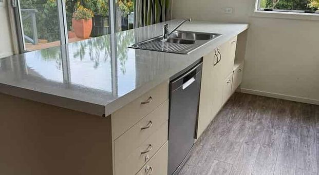 Charming 3BR Mosgiel Haven with large backyard - Photo 1