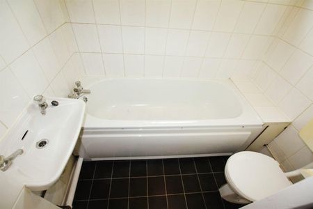 1 Bedroom Flat to Rent in Portland Road, Irthlingborough, Northants, NN9 - Photo 5