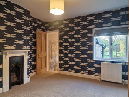 2 bedroom terraced house to rent - Photo 4