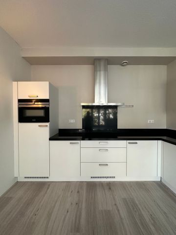 Appartement te huur: Koningin Sophiestraat 196 2595 TM Den Haag - Photo 3