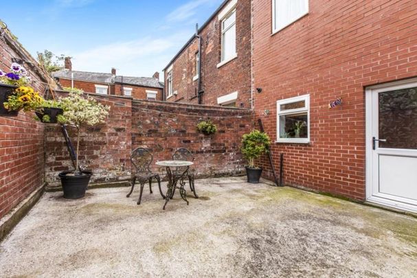 3 bedroom terraced house to rent - Photo 1