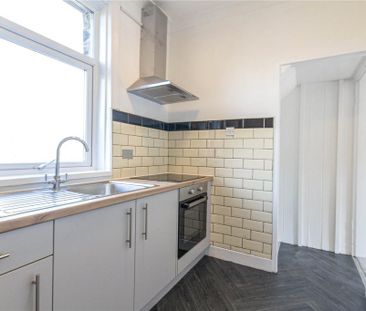 2 bedroom terraced house to rent - Photo 6