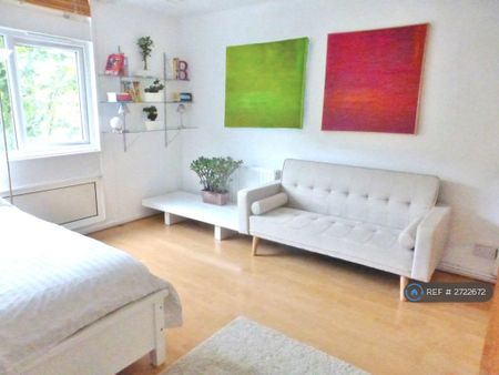 3 bedroom flat to rent - Photo 5