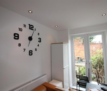 5 bedroom house to rent - Photo 1