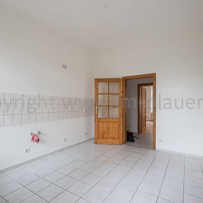 Familienwohnung mit Balkon - 3 Raumwohnung zur Miete in Plauen - Badewanne - Nähe Karl-Marx-Schule - Photo 1