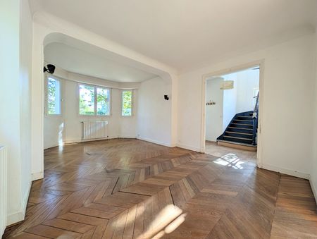 Location Maison 6 pièces 135m² - Photo 3