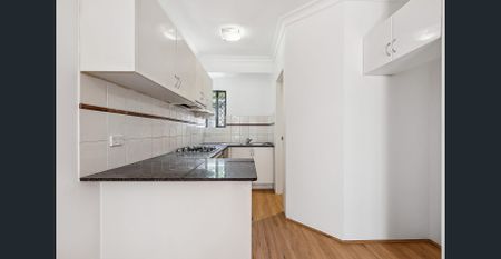 Stylish Coastal Simplicity - Photo 2