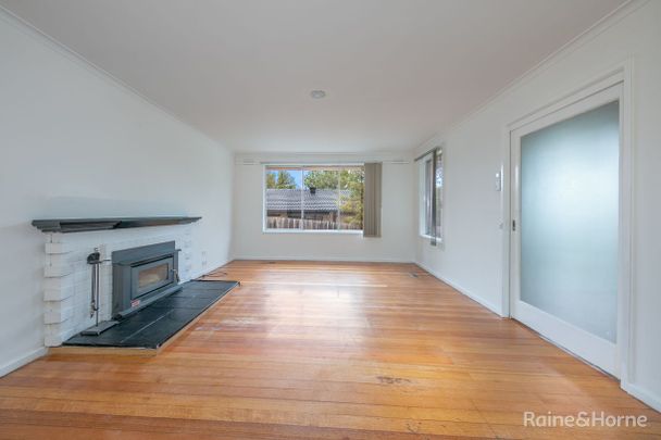 Everything at the touch of your fingertips! - Photo 1