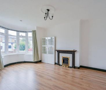 3 bedroom end of terrace house to rent - Photo 1