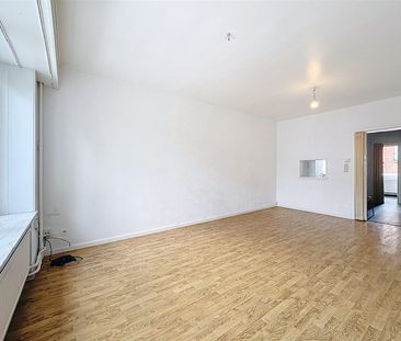 Ruime bel-etage woning met garage te Sint-Amandsberg! - Photo 1