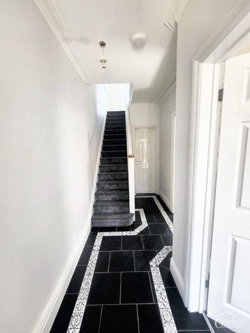 4 bedroom detached house to rent - Photo 2