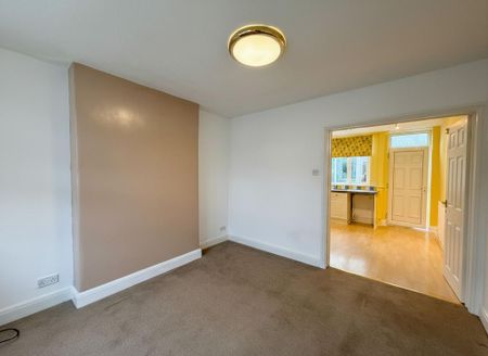 2 bedroom terraced house to rent - Photo 2