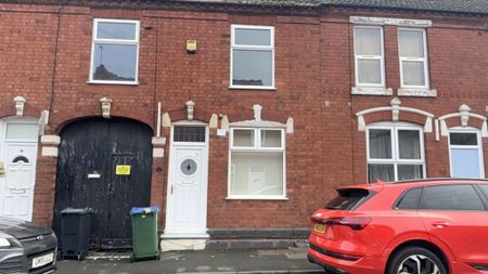 3 bedroom terraced house to rent - Photo 4