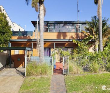 Large North Facing Home - Photo 2