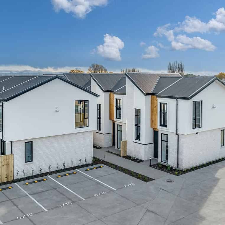 Ready to move in - fully furnished unit - Photo 1