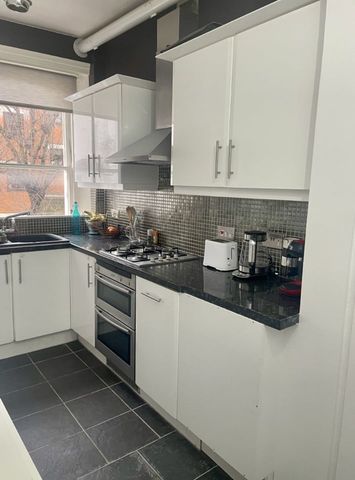 1 Bed Flat, London, W3 - Photo 3