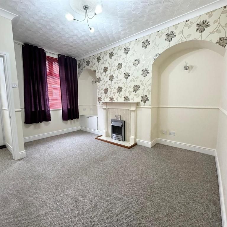 2 bedroom terraced house to rent - Photo 1