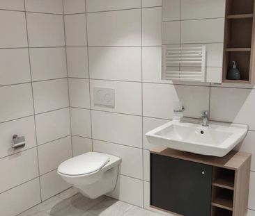 Zu Vermieten: Moderne 2 Zimmer-Wohnung - Photo 2