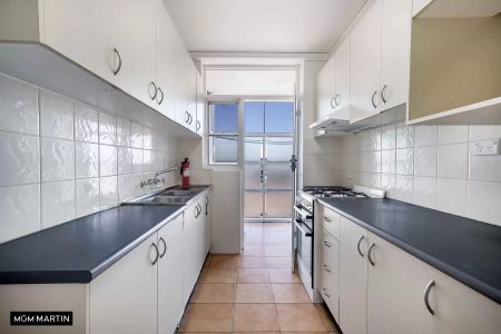 MGM MARTIN - MODERN TWO BEDROOM APARTMENT WITH DISTRICT VIEWS (LEVEL 7) - Photo 4