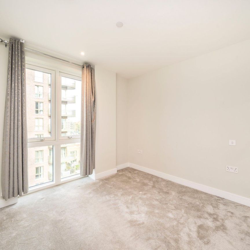 Astell Road, Kidbrooke, SE3 - Photo 1