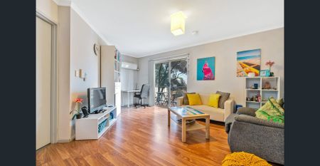 Fully Furnished Spacious Unit in Secure Complex - Photo 3