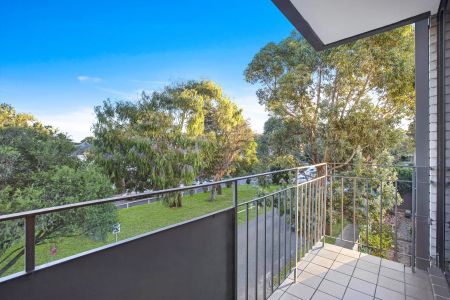 MODERN STUDIO APARTMENT - IDEALLY POSITIONED - Photo 5