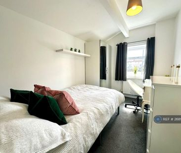 4 bedroom terraced house to rent - Photo 3