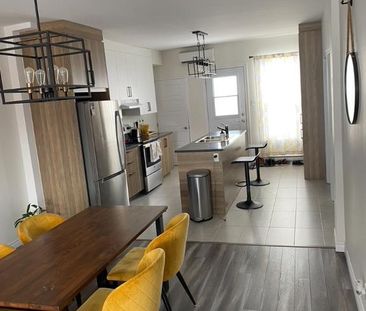 Beau et grand 5 1/2 à louer à St-Hyacinthe - Photo 2