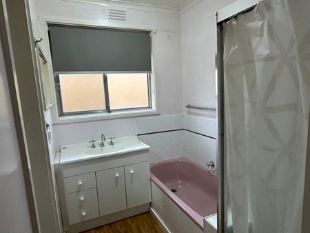 64 Orana Drive, Watsonia VIC 3087 - Photo 4