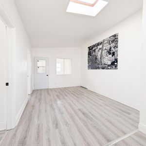 Immeuble - 5891-5901 Boulevard Bourque 4 1/2 à Louer - Photo 3