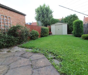 2 bedroom end of terrace house to rent - Photo 5